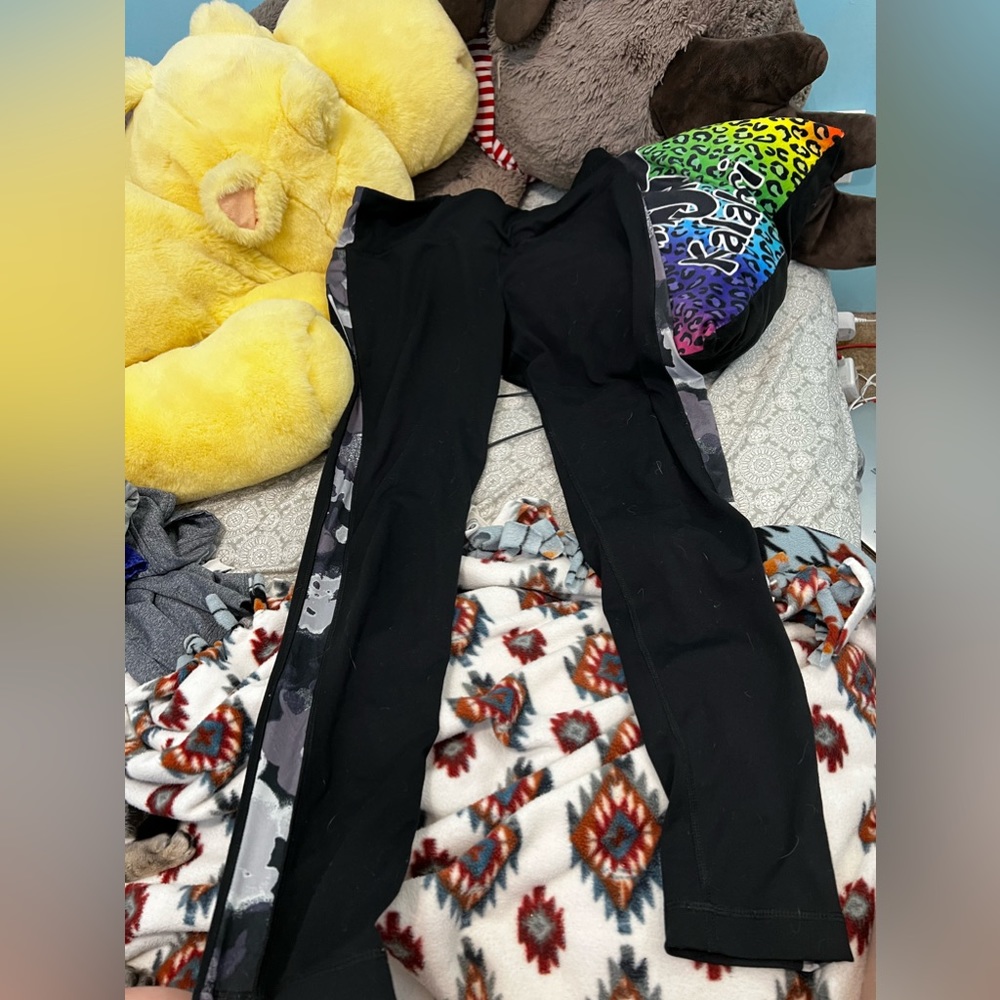 Leggings go together both are size small